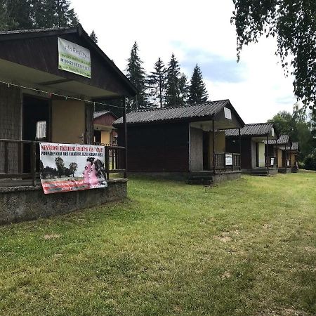 Hotel Retro Chaty U Plaze Lipno Černá v Pošumaví Exterior foto