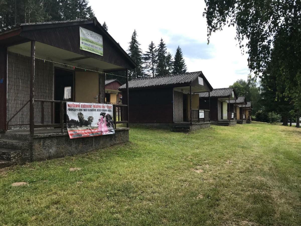 Hotel Retro Chaty U Plaze Lipno Černá v Pošumaví Exterior foto